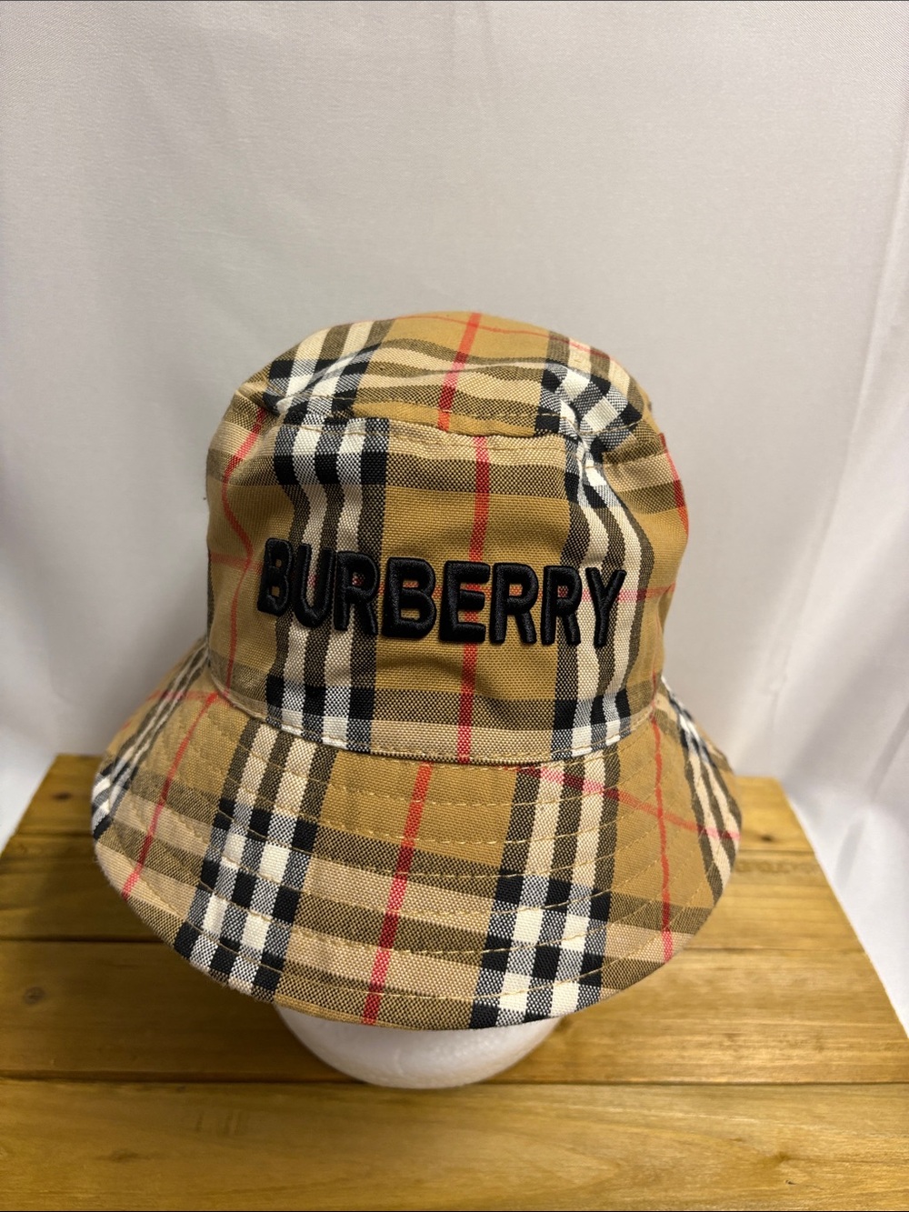 NWT Burberry Embroidered Bucket Hat Nova Check